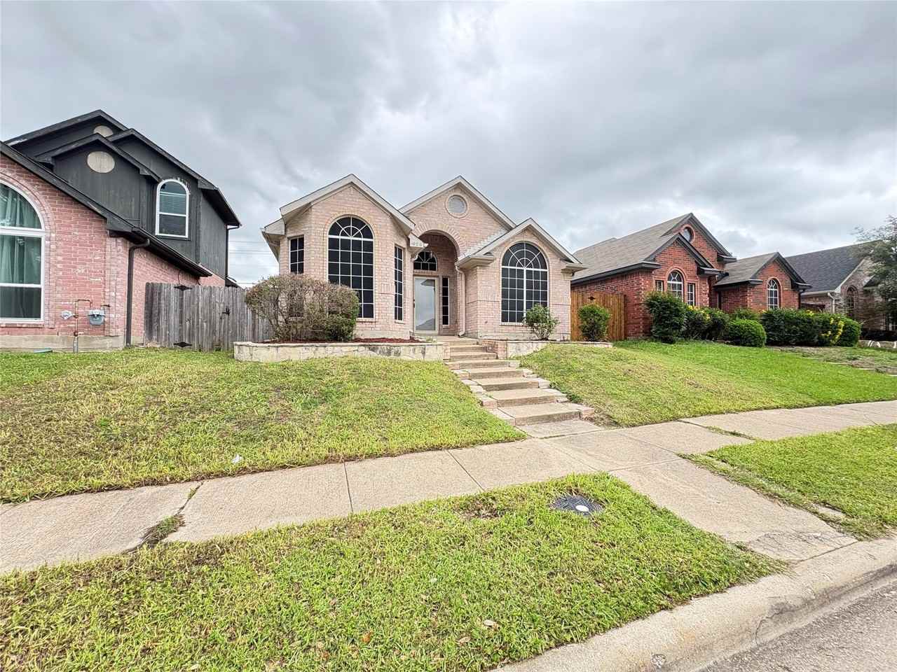928 Winchester Ln