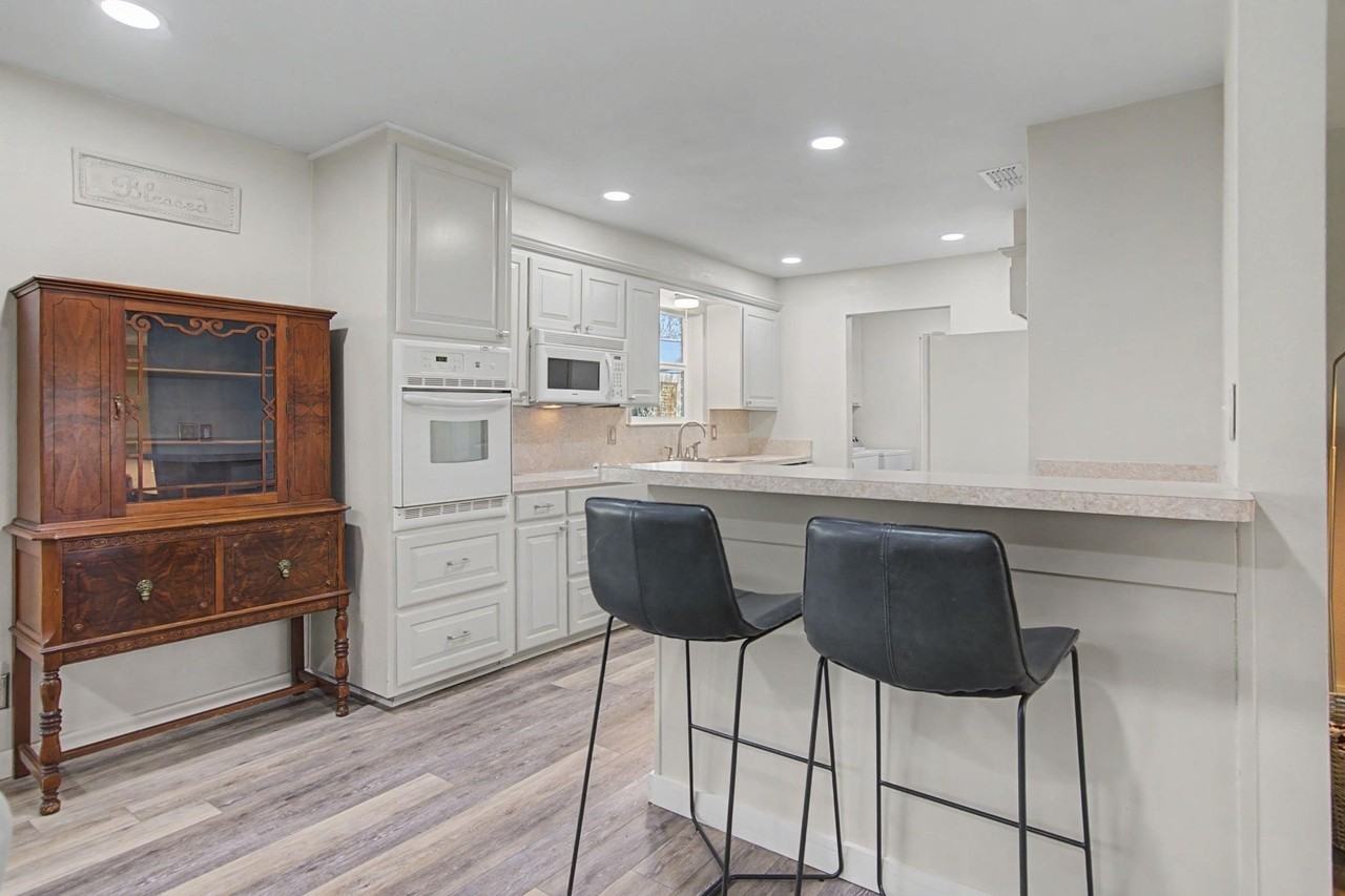 405 Torrey St - Photo 6 of 15