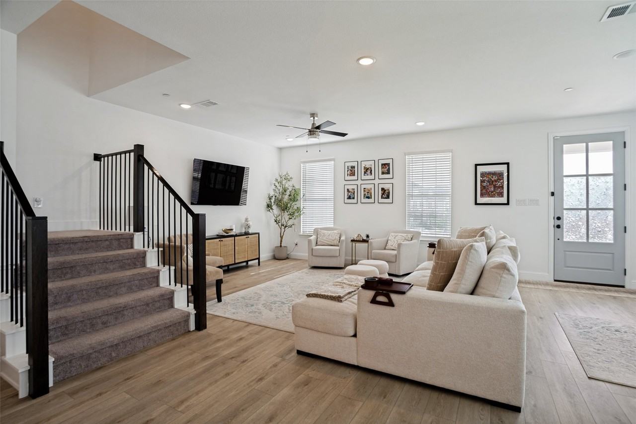 8875 Stablehand Mews - Photo 4 of 40