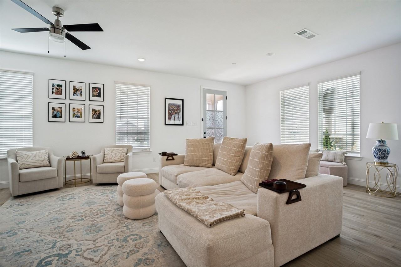 8875 Stablehand Mews - Photo 6 of 40