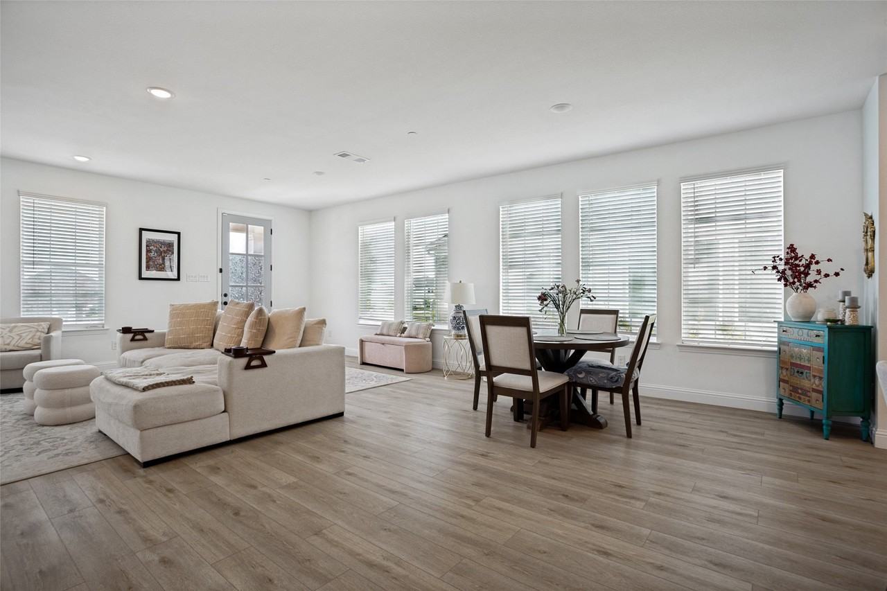 8875 Stablehand Mews - Photo 7 of 40