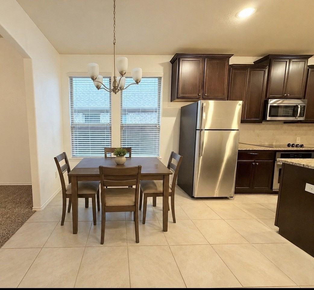 305 Rustic Oak Ln - Photo 3 of 18