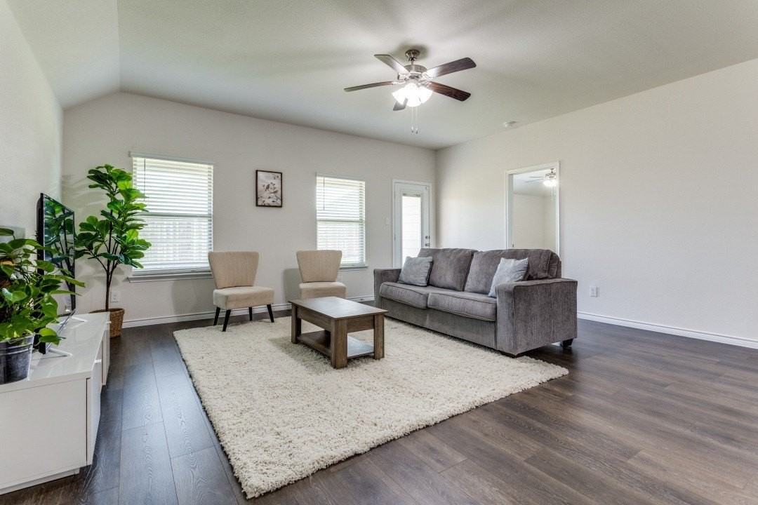 603 Calm Springs Dr - Photo 3 of 25