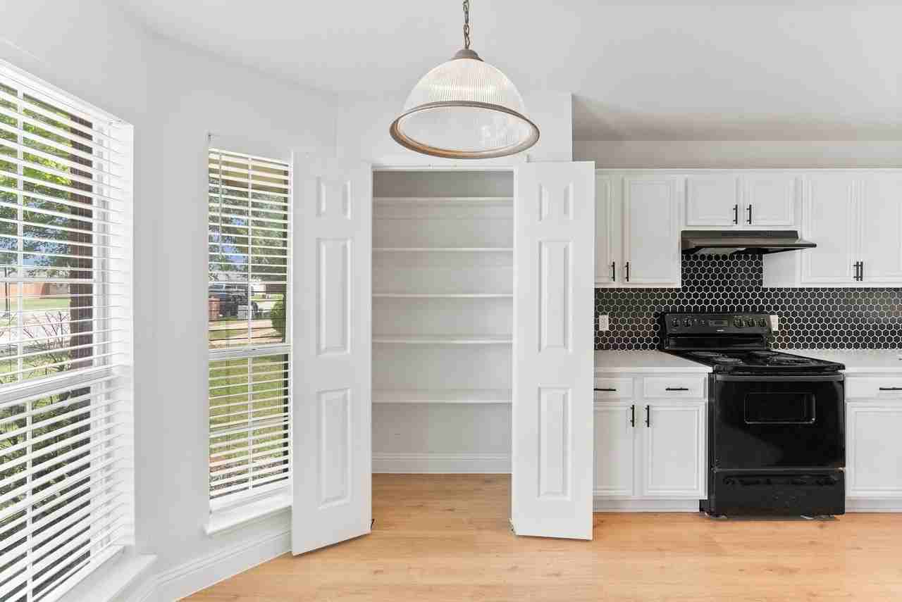 2809 Mitchell Ln - Photo 7 of 30