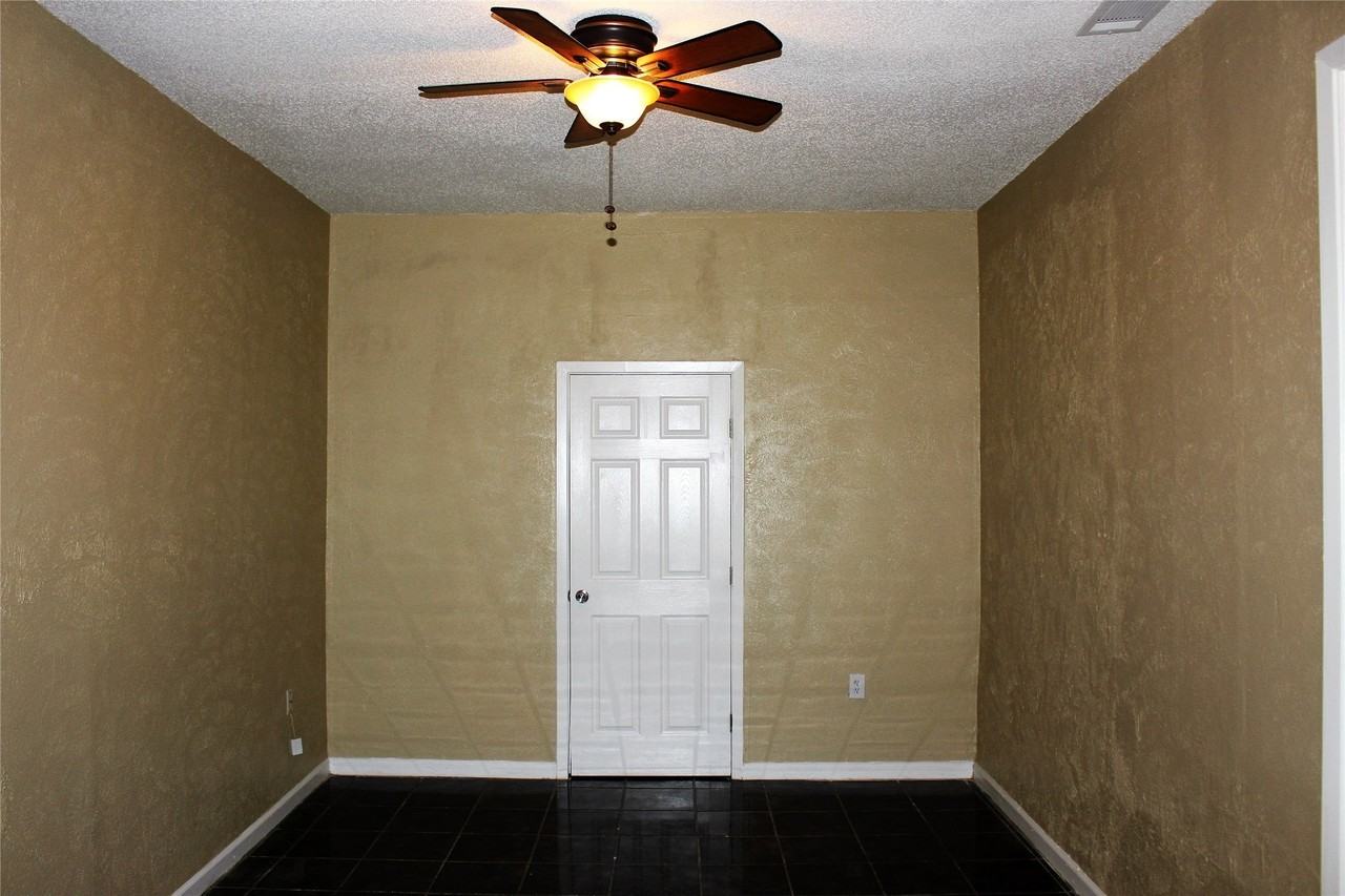 12028 Hoblitzelle Dr - Photo 4 of 12