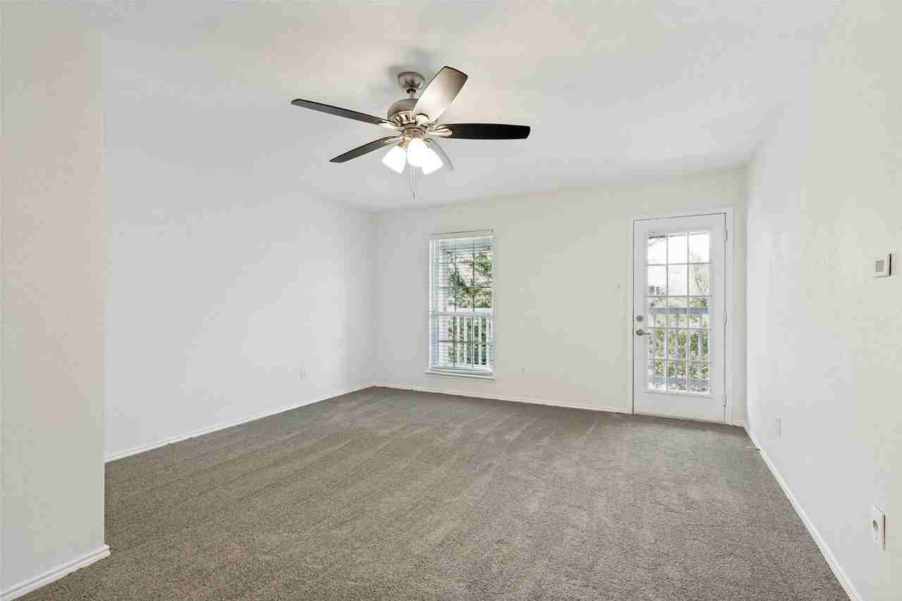 11012 Dillon St - Photo 2 of 12
