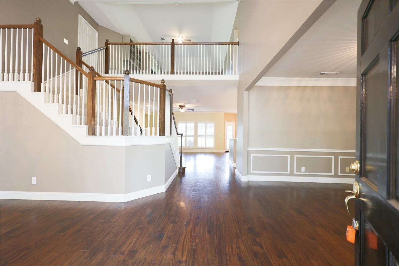 2712 Northview Dr - Photo 3 of 28
