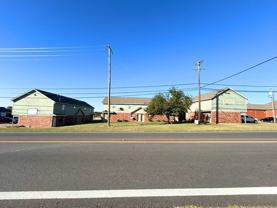807 W Walnut St #C4 - Photo 1 of 1