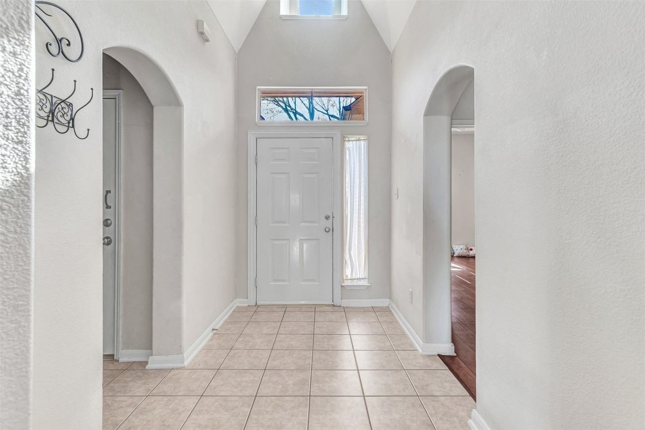 3356 Woodberry Ln - Photo 2 of 17