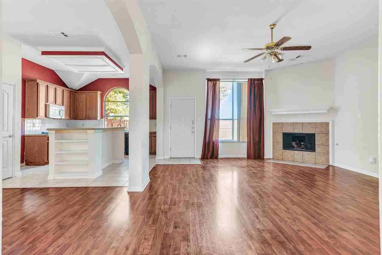3356 Woodberry Ln - Photo 3 of 17