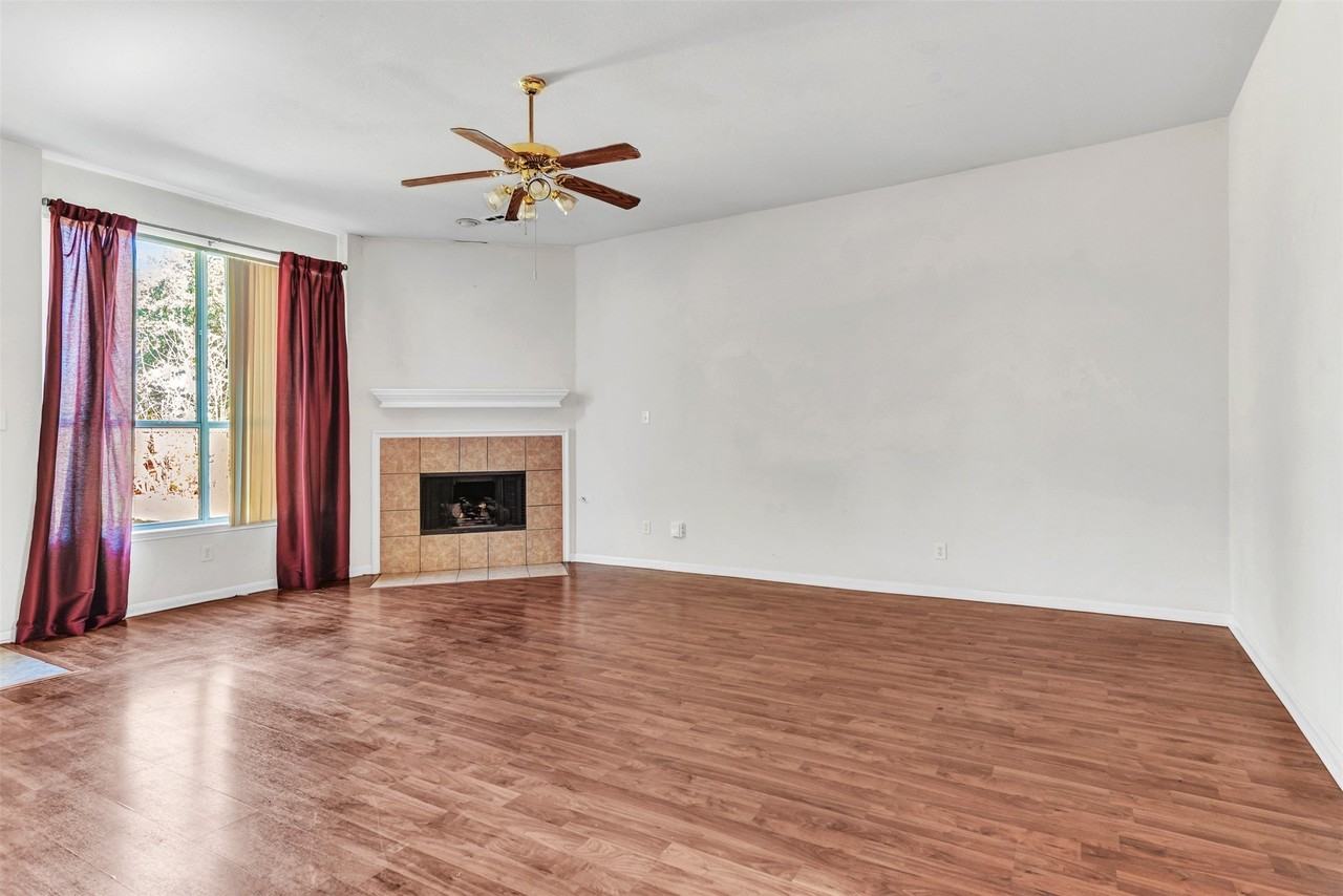 3356 Woodberry Ln - Photo 4 of 17