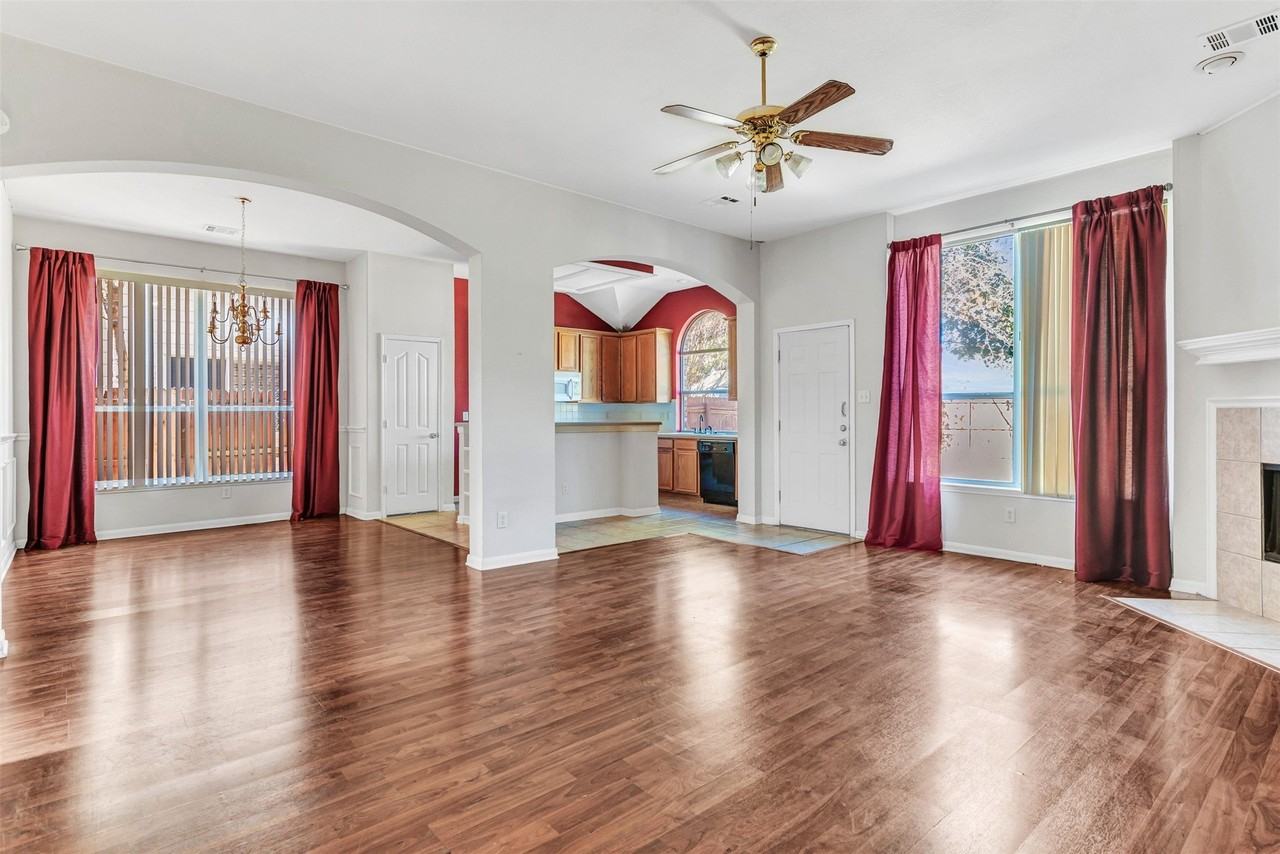 3356 Woodberry Ln - Photo 5 of 17