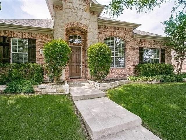 10272 Bancroft Ln - Photo 2 of 23