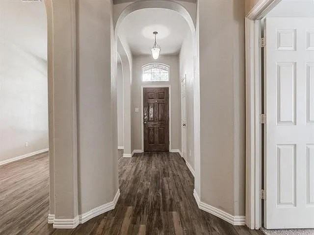10272 Bancroft Ln - Photo 3 of 23