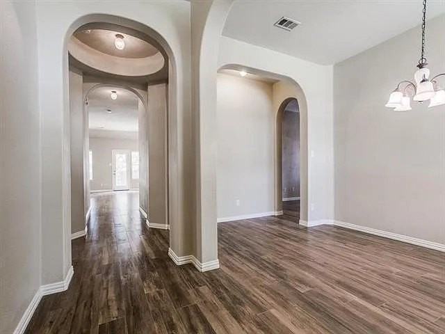 10272 Bancroft Ln - Photo 4 of 23
