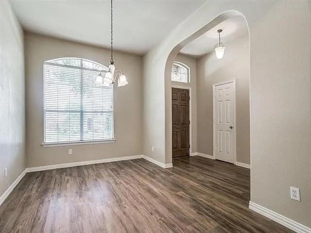 10272 Bancroft Ln - Photo 5 of 23