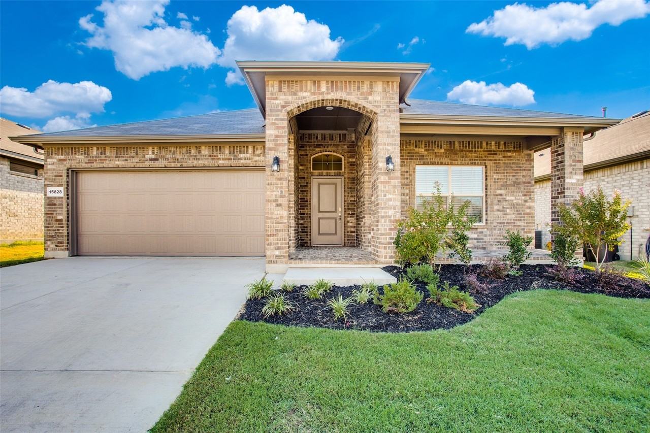 15828 Bronte Ln
