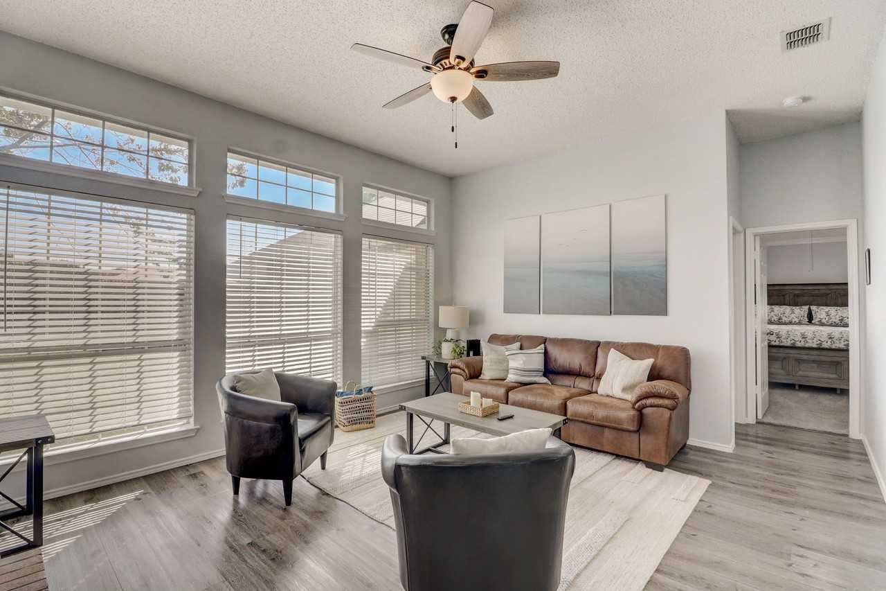 6302 Mount Vernon Dr - Photo 4 of 32