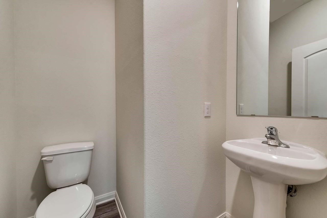 3024 Chico Dr - Photo 5 of 12