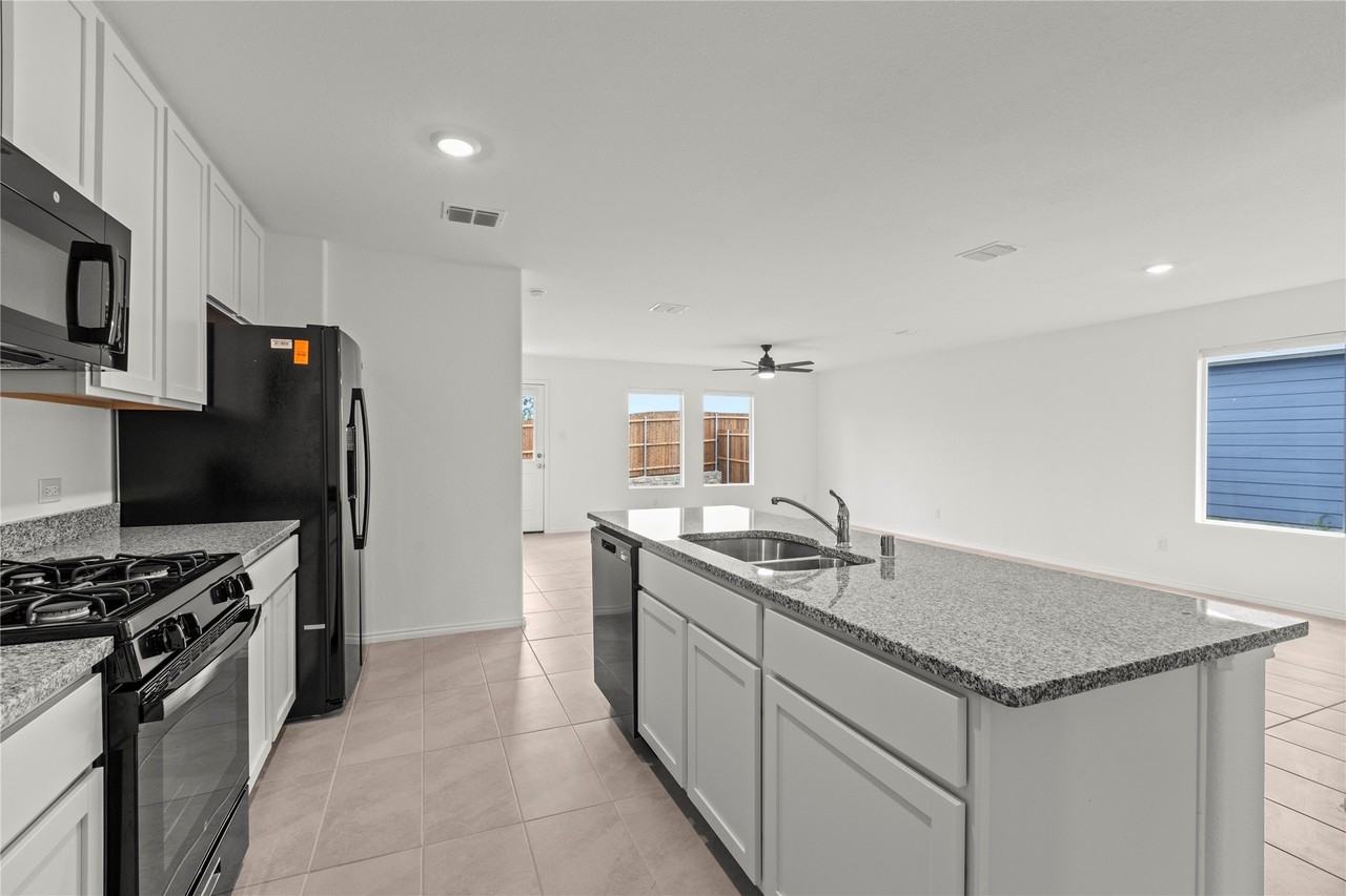 1708 Lercara Ln - Photo 7 of 29