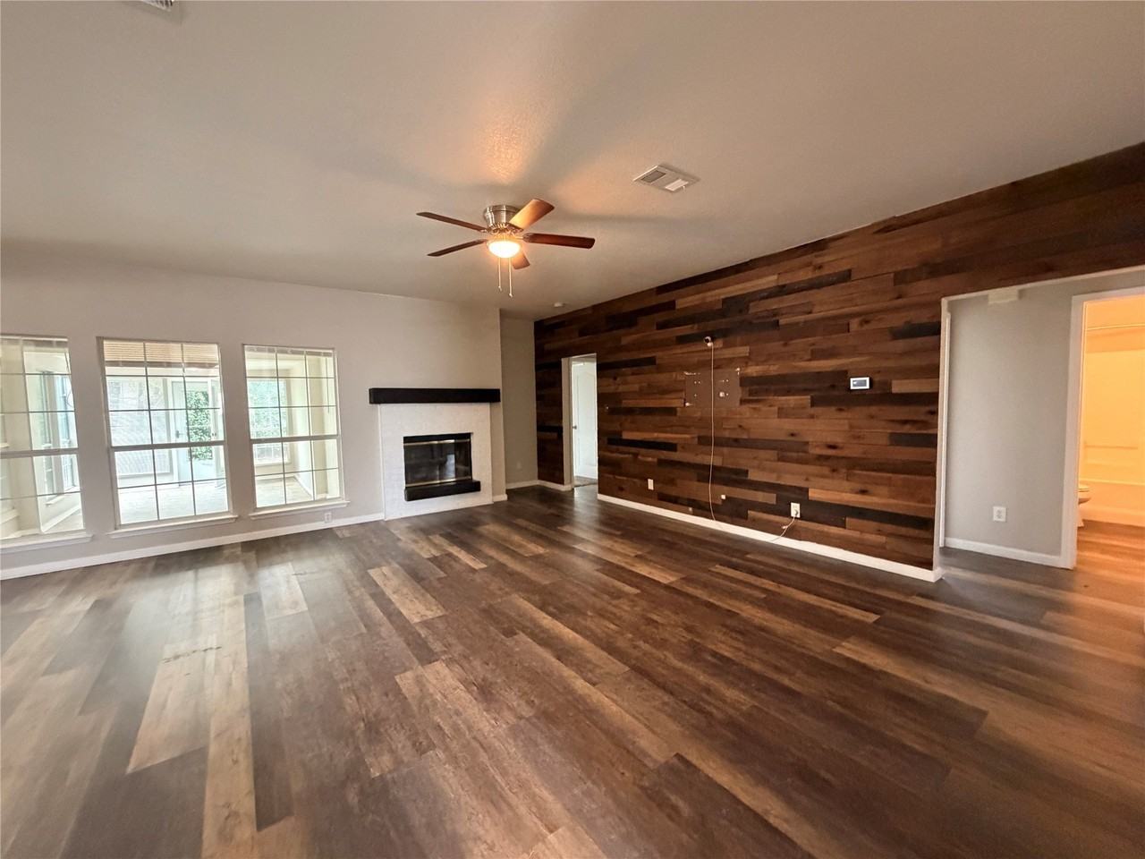 2131 Post Wood Ln - Photo 3 of 22