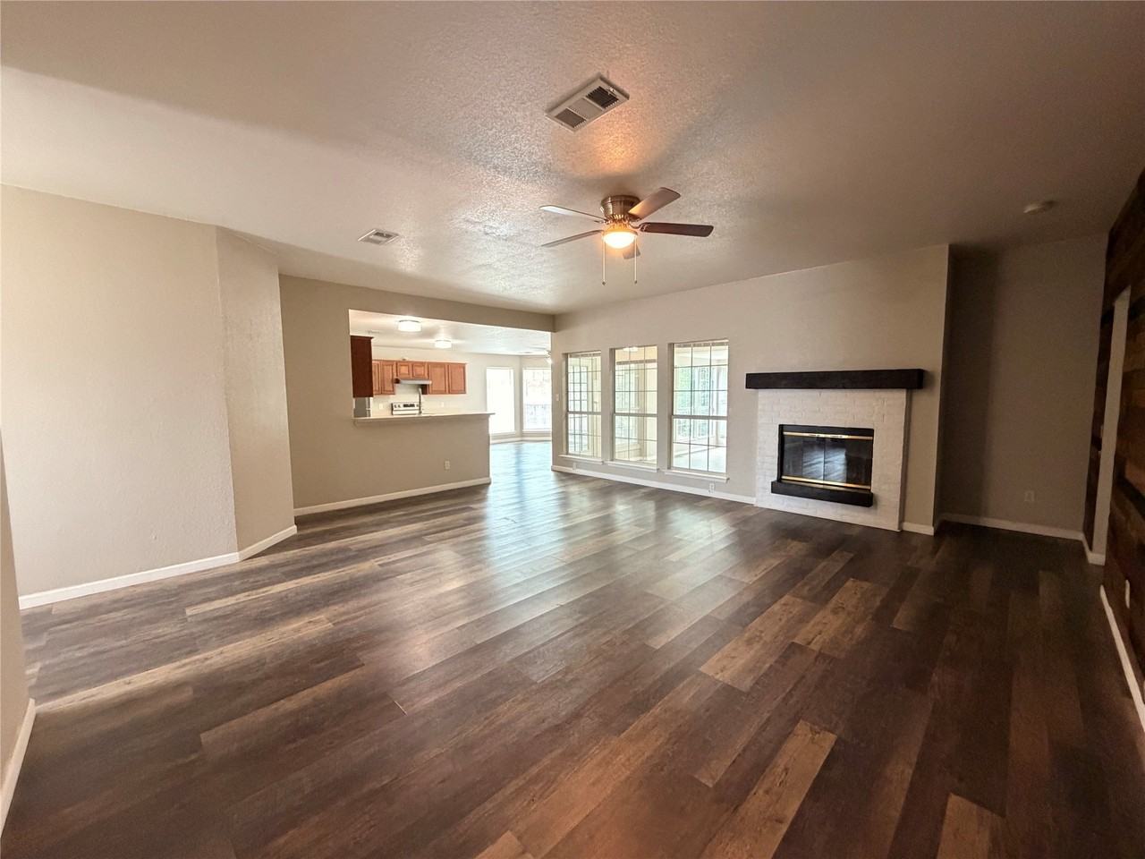 2131 Post Wood Ln - Photo 4 of 22