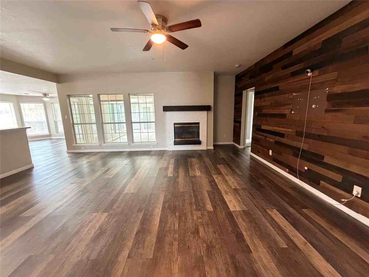 2131 Post Wood Ln - Photo 5 of 22
