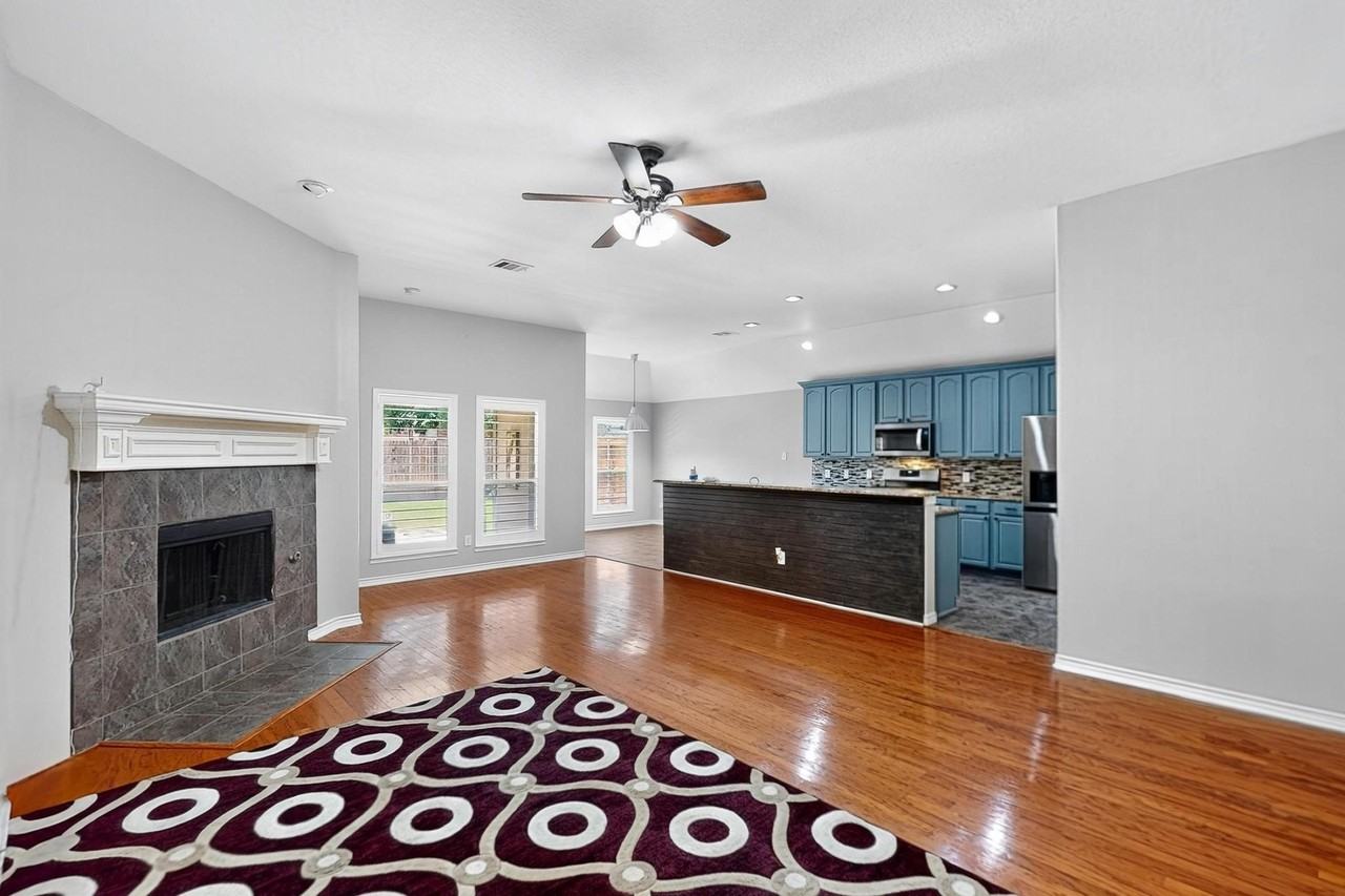 8313 Loma Alta Trl - Photo 3 of 34