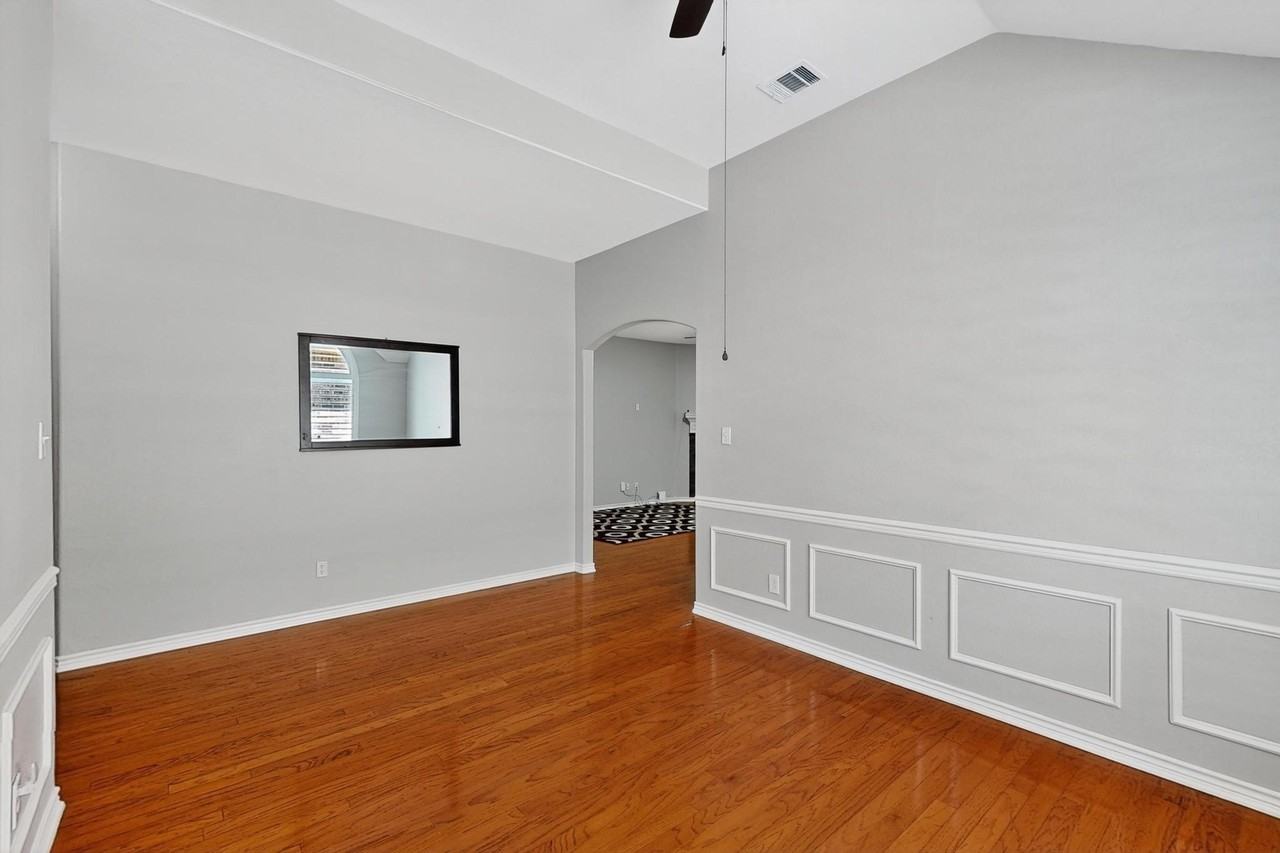 8313 Loma Alta Trl - Photo 7 of 34