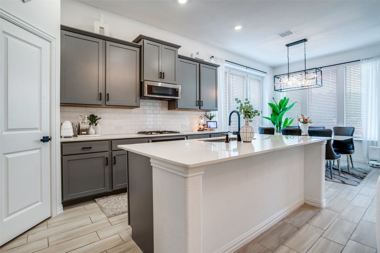 8509 Gray Squirrel Ln - Photo 6 of 27