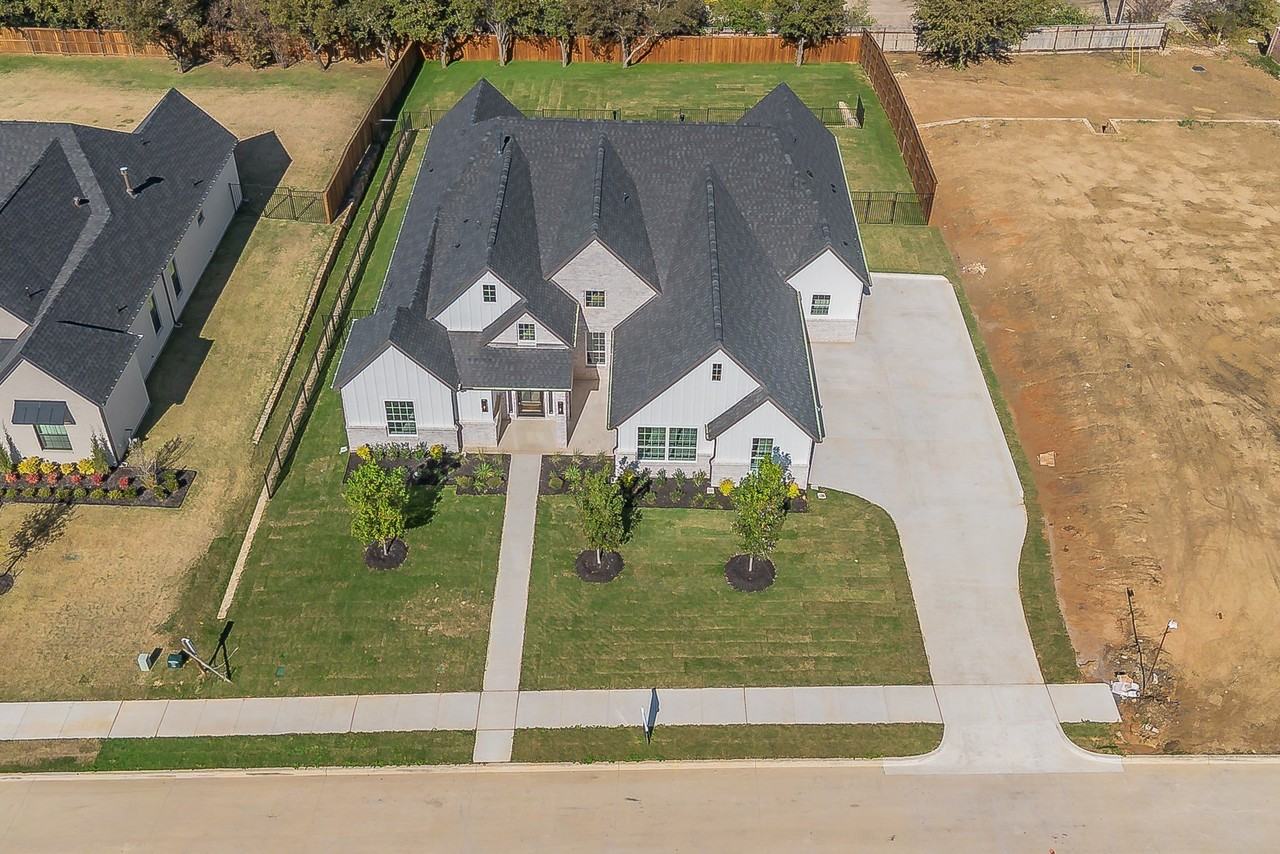 105 Bel Grand Rd - Photo 3 of 37