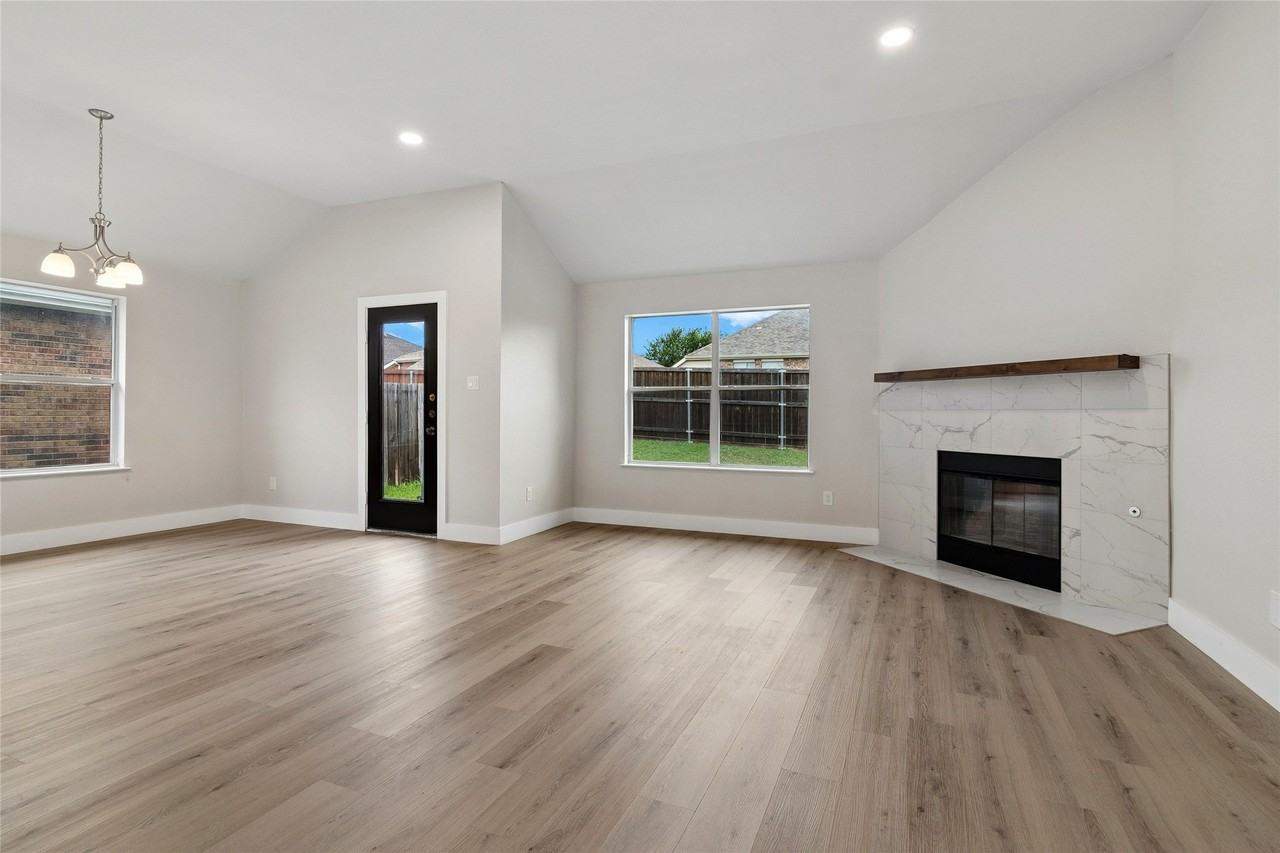 2825 Enchanted Eve Dr - Photo 3 of 24