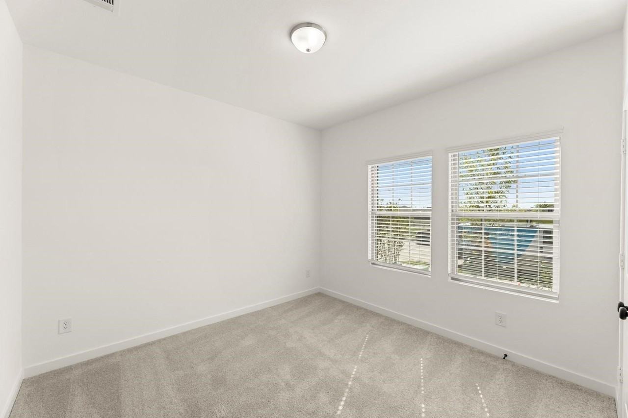 2412 Yaupon Way - Photo 3 of 30