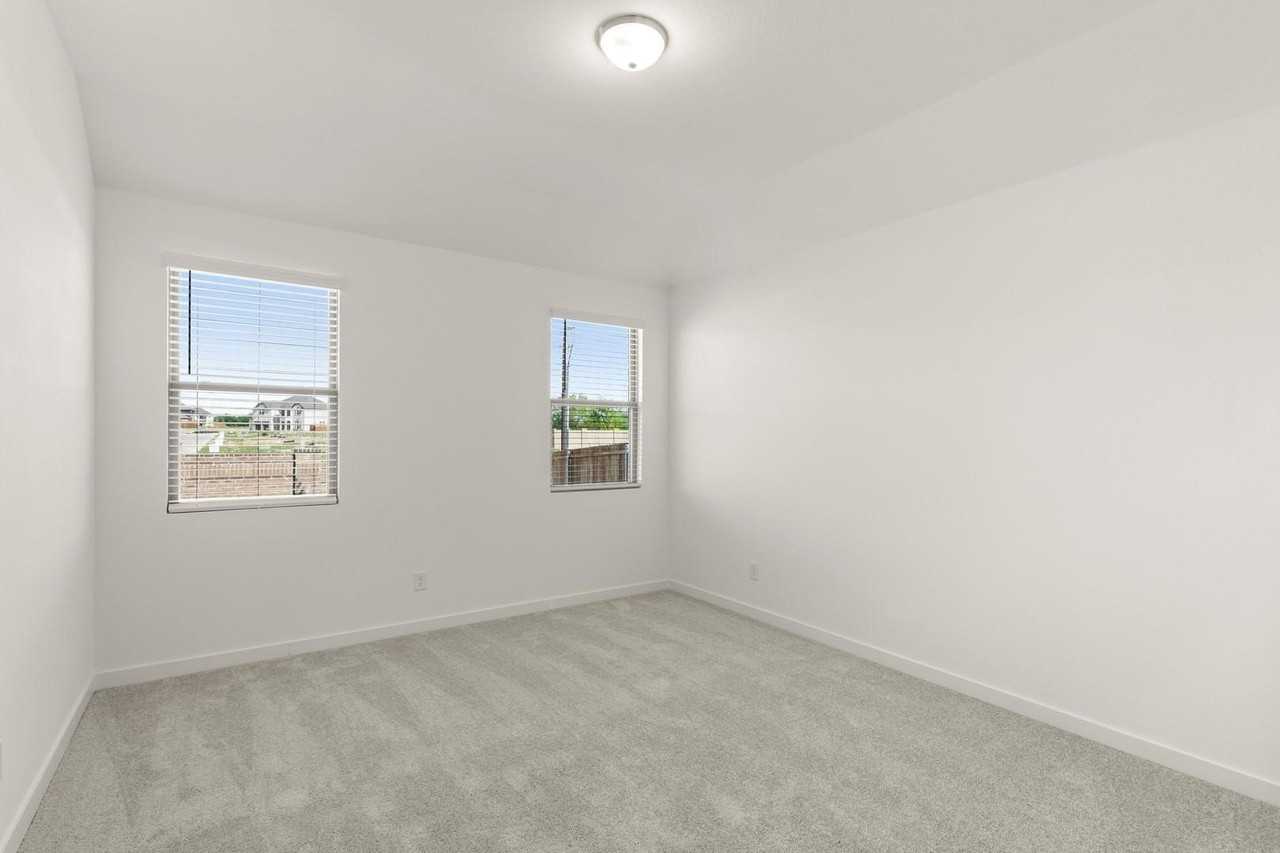 2412 Yaupon Way - Photo 6 of 30