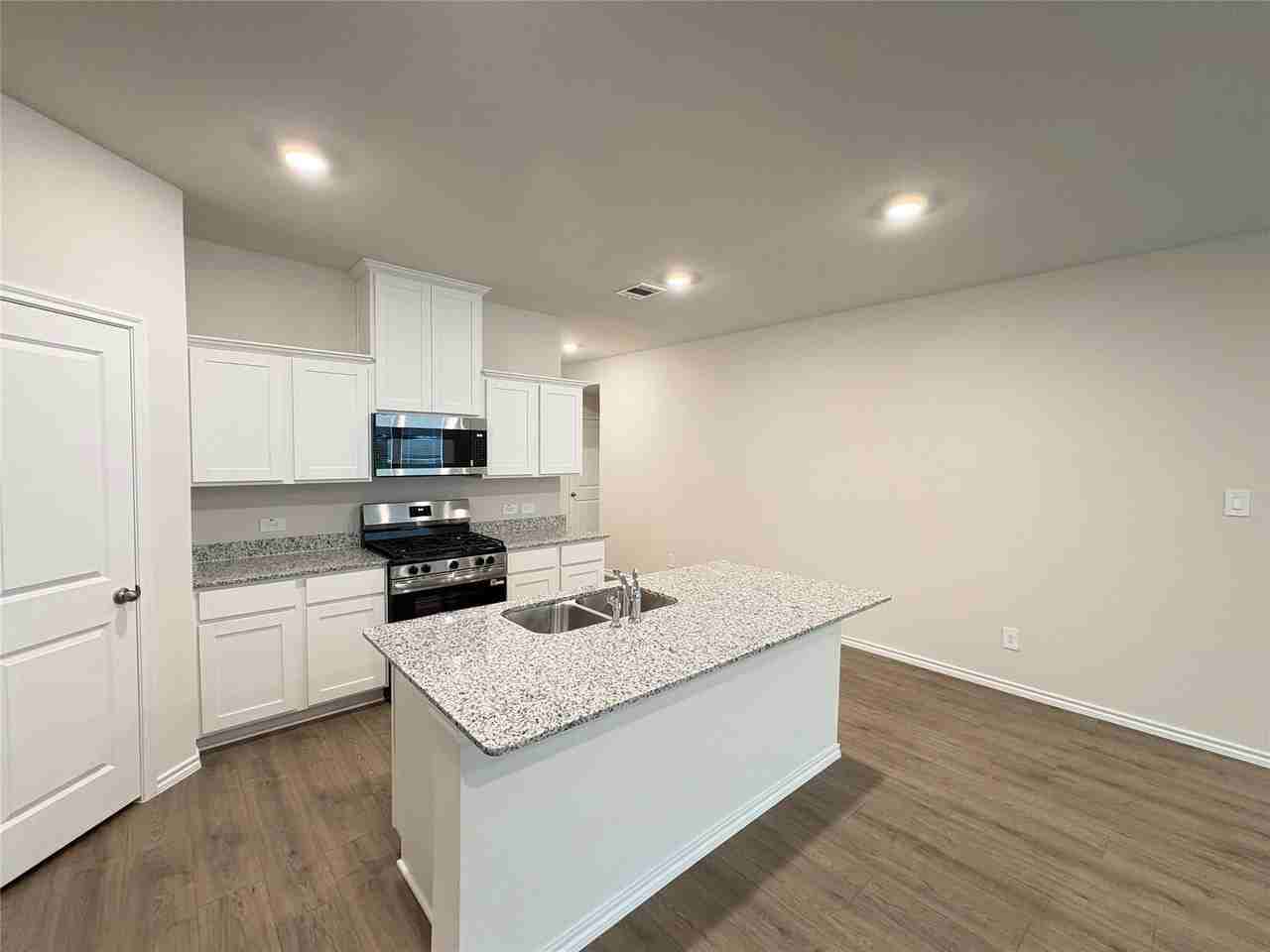 811 Orchid Way - Photo 5 of 25
