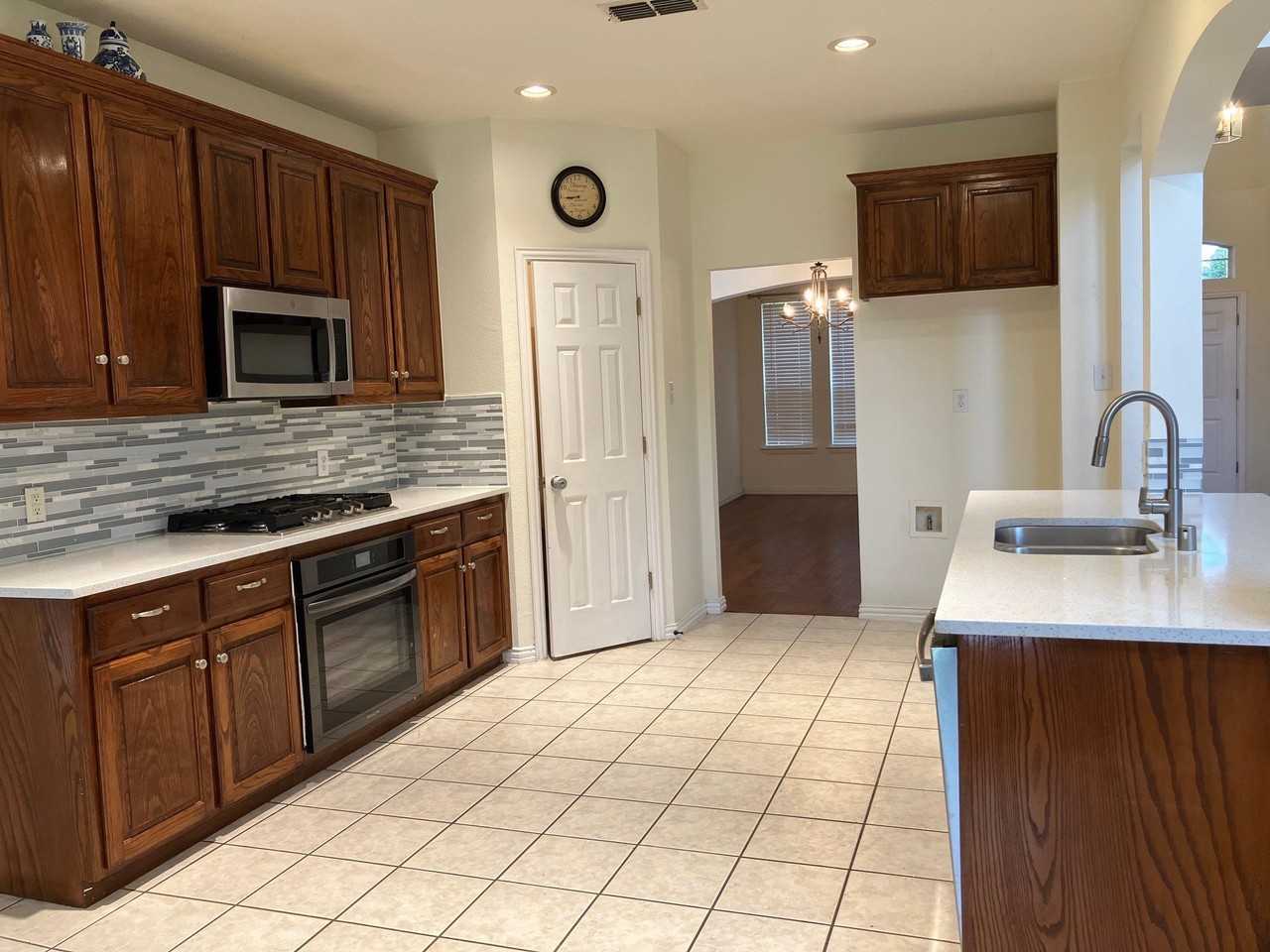 2616 Quail Hollow Dr - Photo 6 of 33