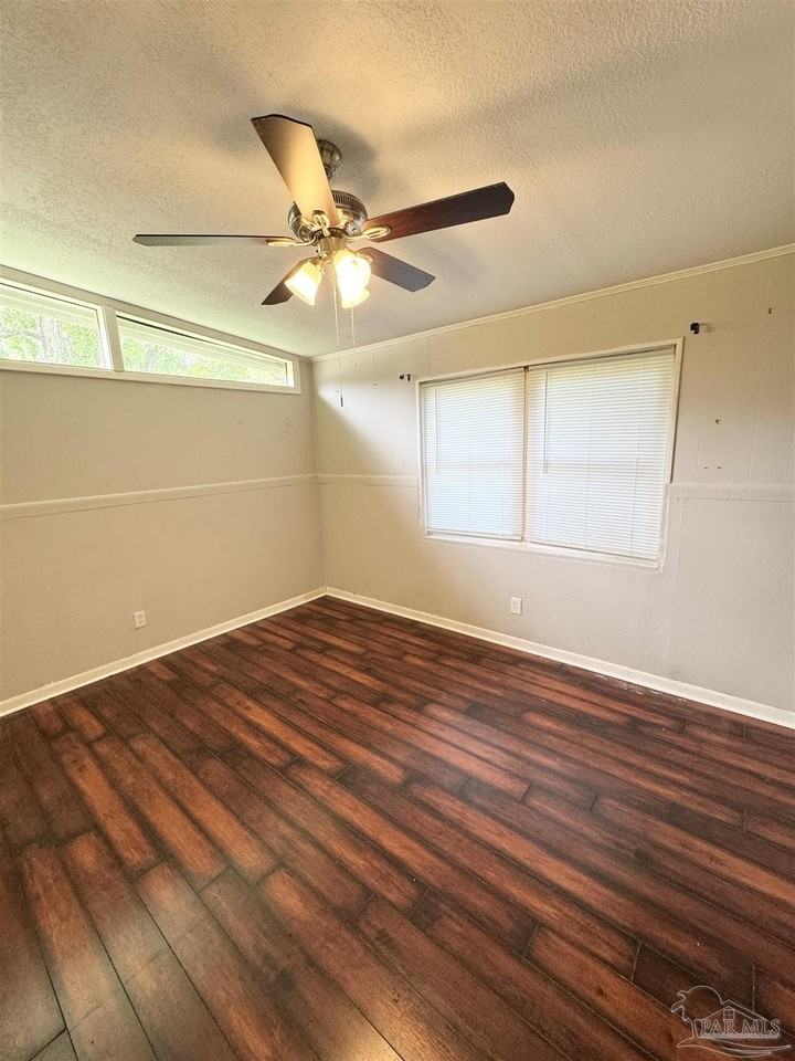 4541 Marseille Dr - Photo 5 of 24
