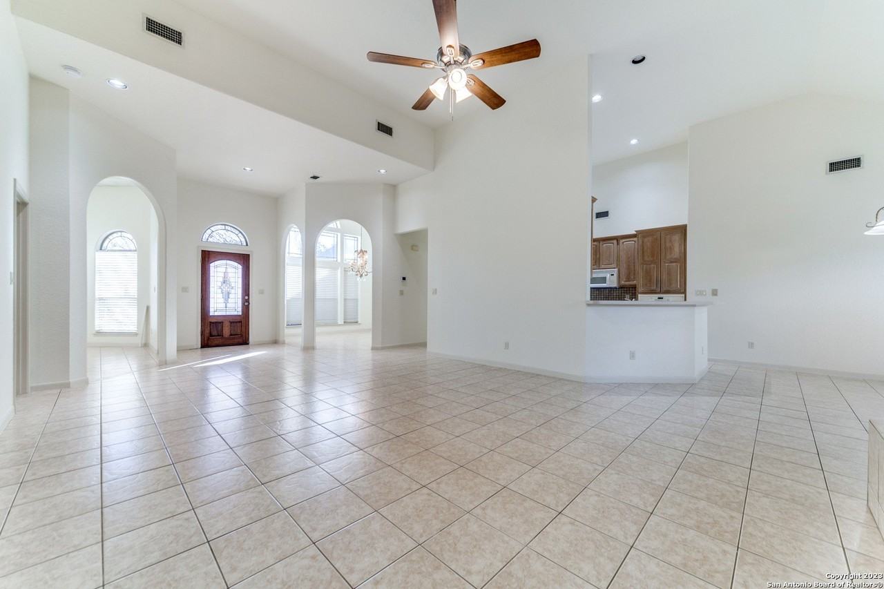 206 English Oaks Cir - Photo 4 of 19