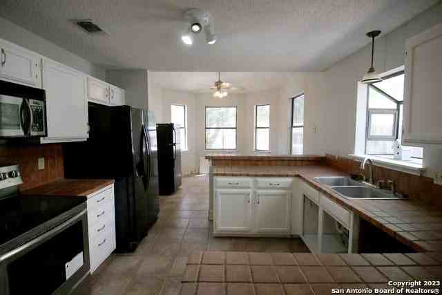 13942 Chisom Creek St - Photo 7 of 25