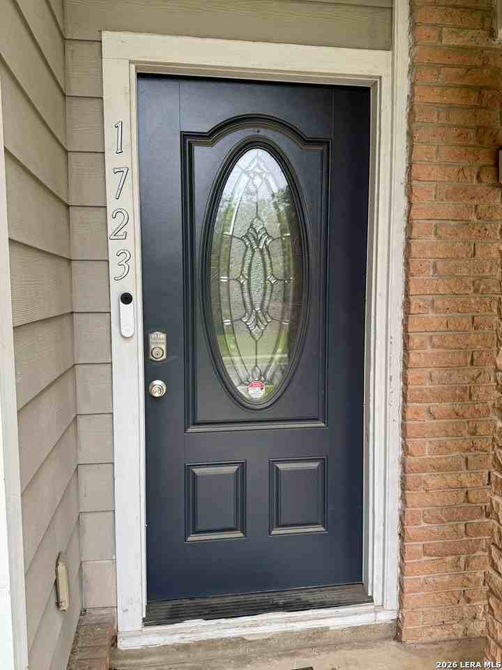 1723 Corita St - Photo 4 of 35