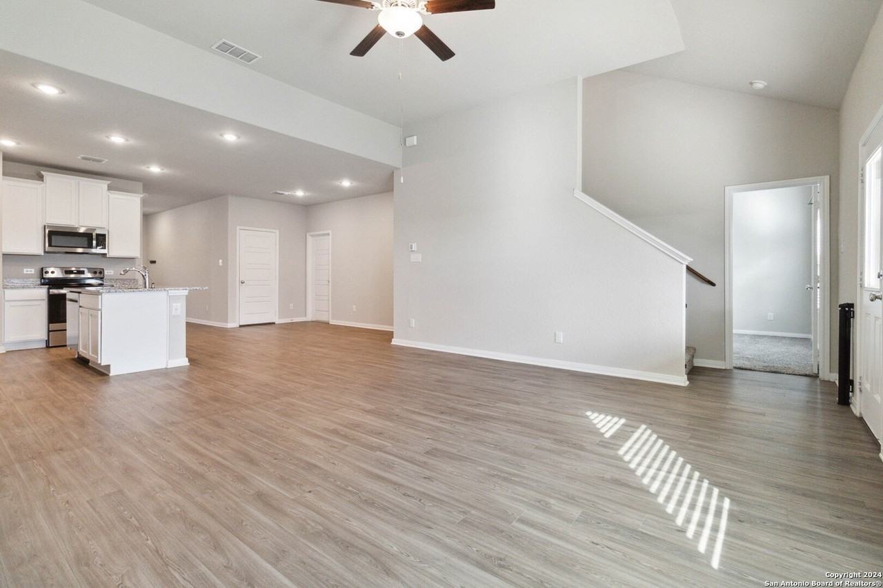1033 Windflower - Photo 5 of 29