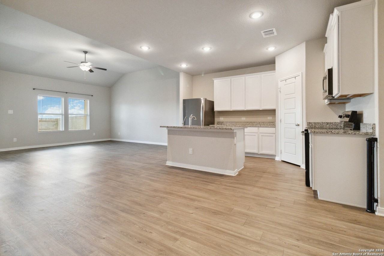 1033 Windflower - Photo 7 of 29