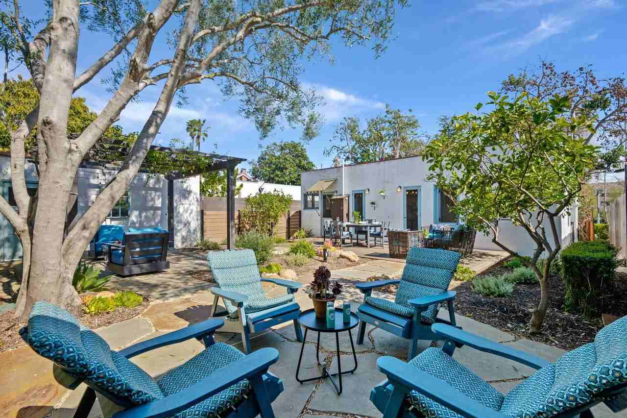 224 W Cota St - Photo 2 of 39