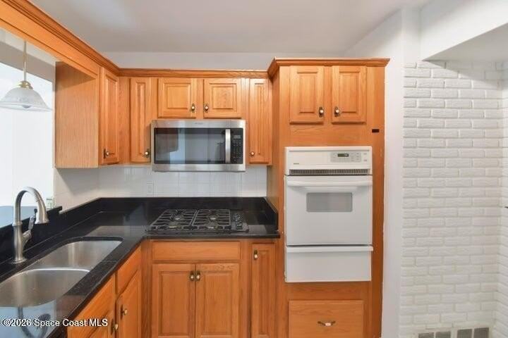 102 1st St - Photo 5 of 20