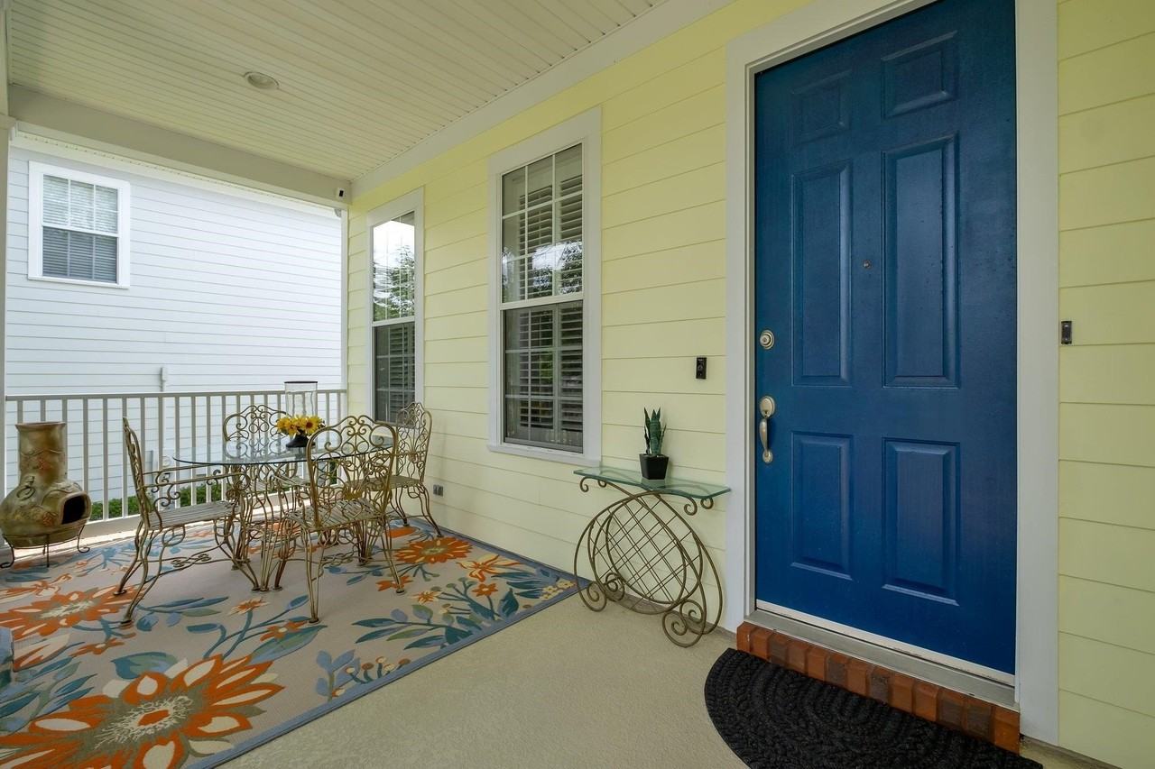2119 Fernleigh Dr - Photo 2 of 13