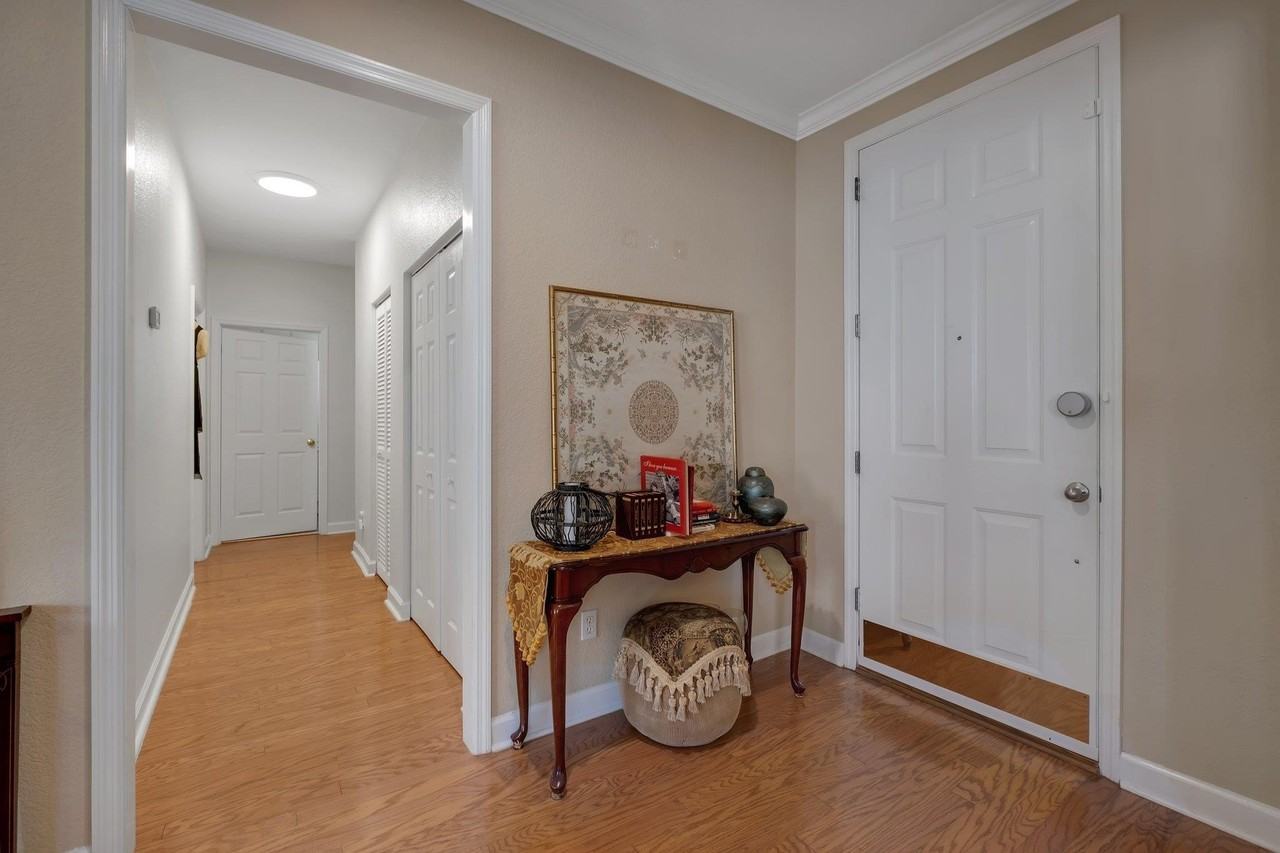 2119 Fernleigh Dr - Photo 3 of 13