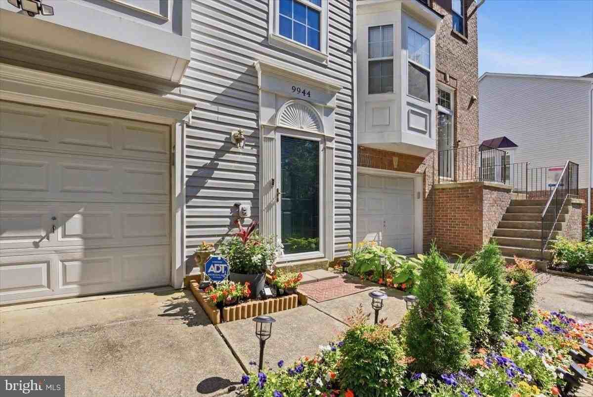 9944 Royal Commerce Pl - Photo 2 of 30
