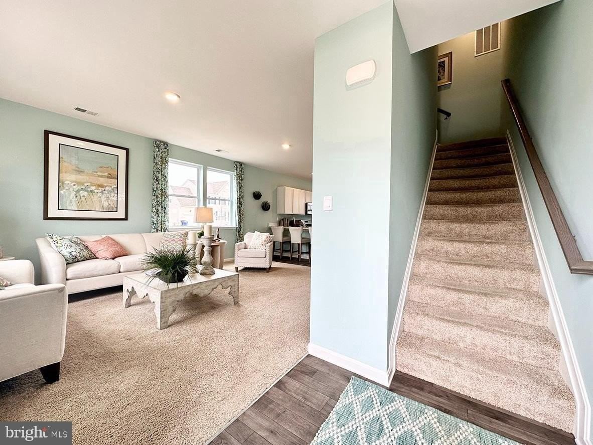 834 Derwent Ln - Photo 2 of 23