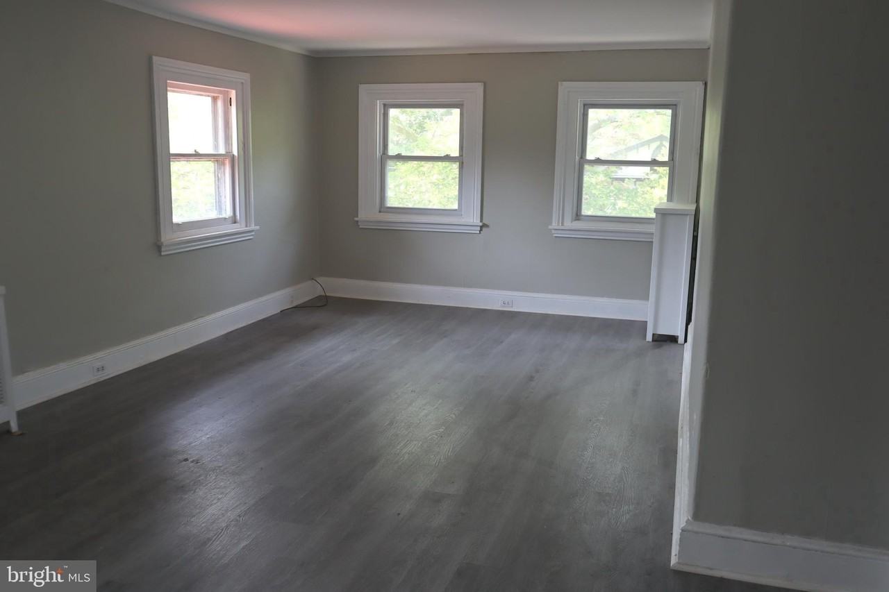 101 Main St #3F - Photo 2 of 8