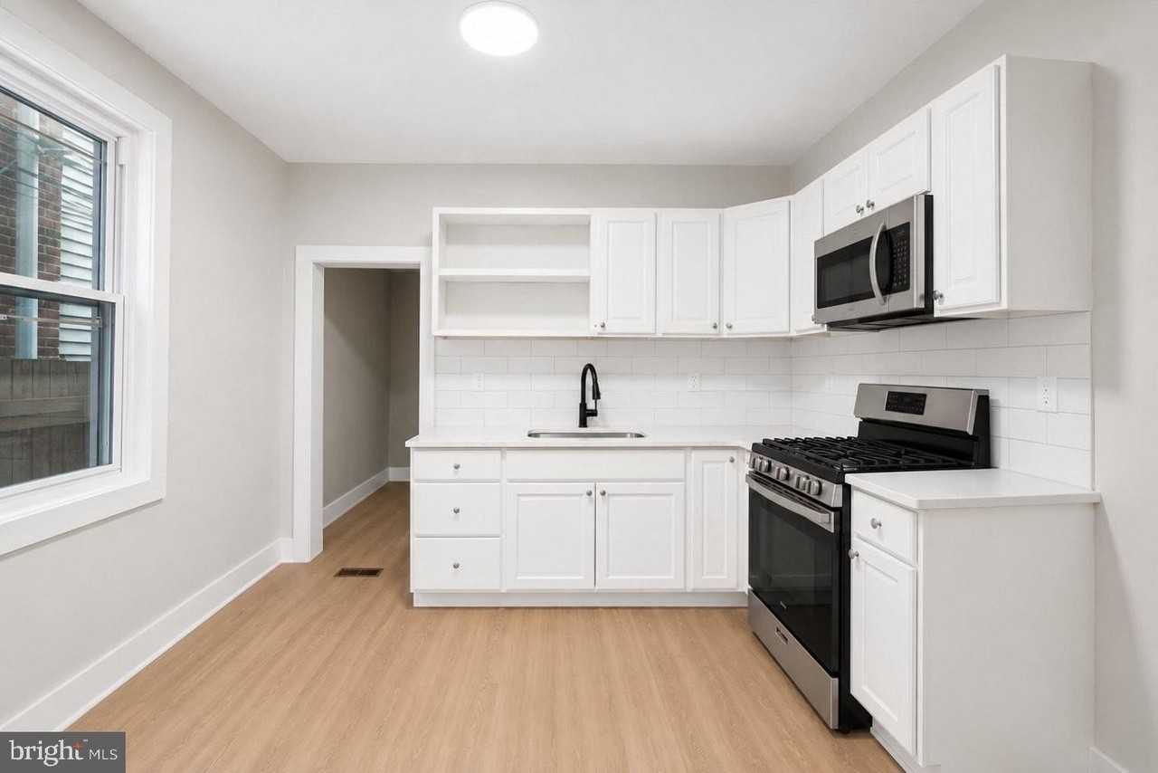 231 E Phil Ellena St - Photo 5 of 14